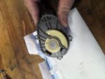 Bouchon de volets de turbulence BMW clipsé sur le secteur denté de l'actionneur (moteurs N47, N57, B47, B57)