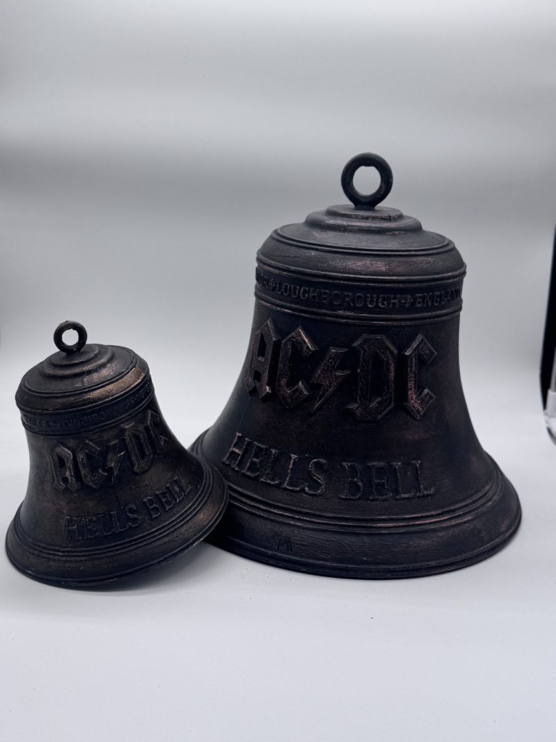 Cloches AC/DC Hells Bell patine bronze en deux tailles, 15 cm et 30 cm