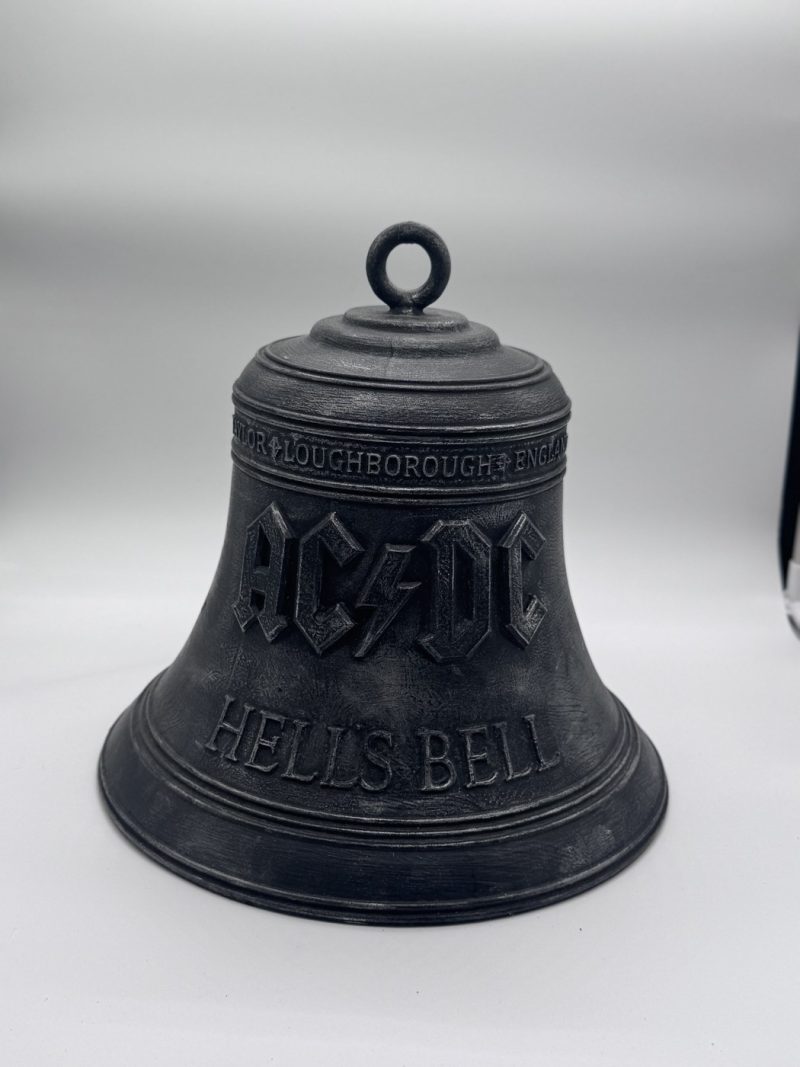 Cloche AC/DC Hells Bell patine argent vieilli avec inscription Taylor Loughborough England
