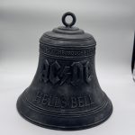 Cloche AC/DC Hells Bell patine argent vieilli avec inscription Taylor Loughborough England