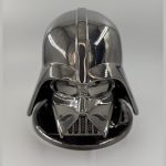 Support casque audio Dark Vador en chrome miroir – vue de face, reflets métallisés