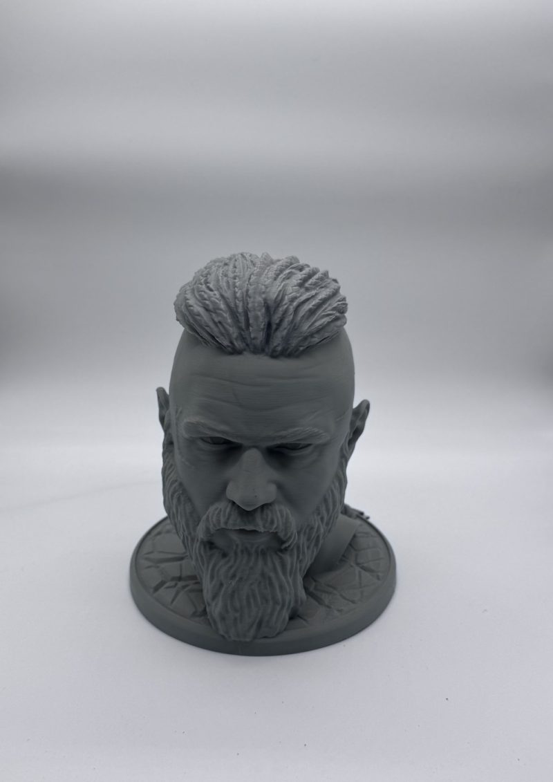 Buste Ragnar support de casque audio – vue de face, tresses et barbe sculptées