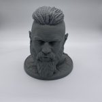 Buste Ragnar support de casque audio – vue de face, tresses et barbe sculptées