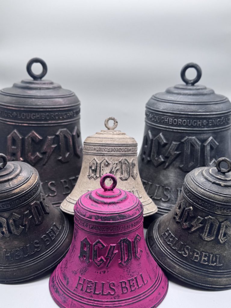 Cloches AC/DC Hells Bell – finitions patinées main