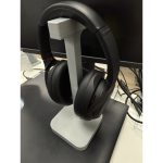 Support casque design de bureau