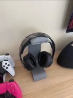 Support casque moderne — socle plein