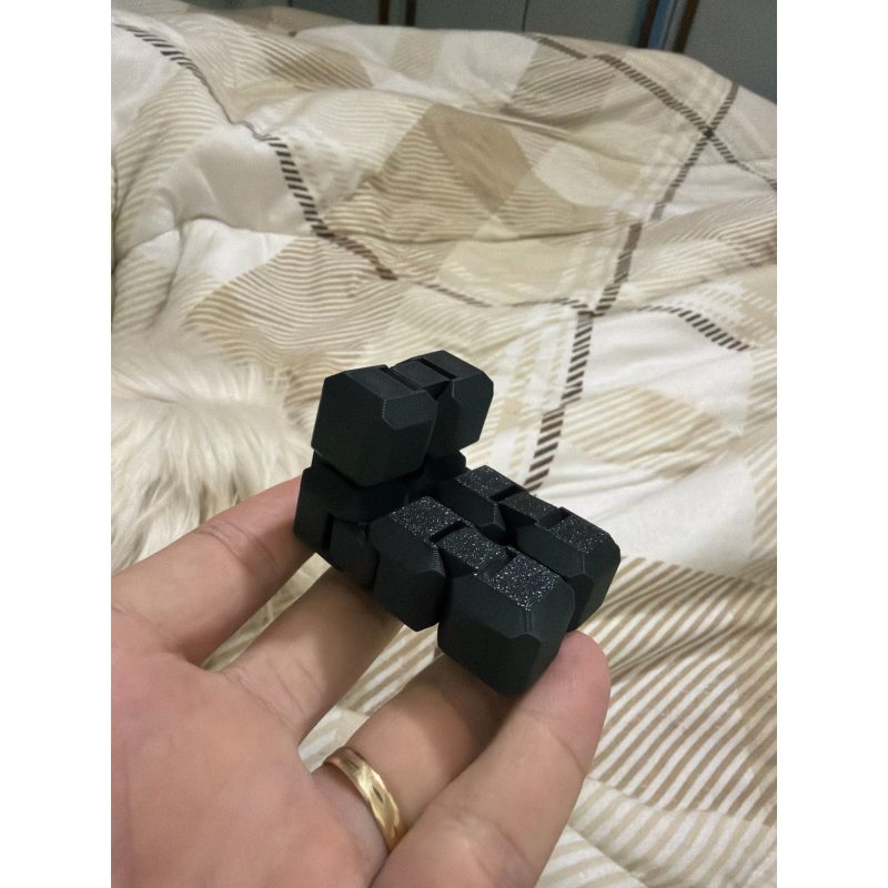Cube infini — fidget à charnières