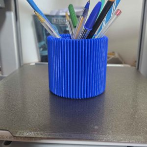 Pot à crayons nervuré — design moderne