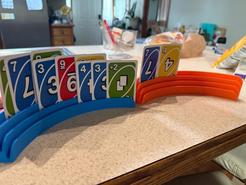 Porte-cartes à trois étages — jeu assis