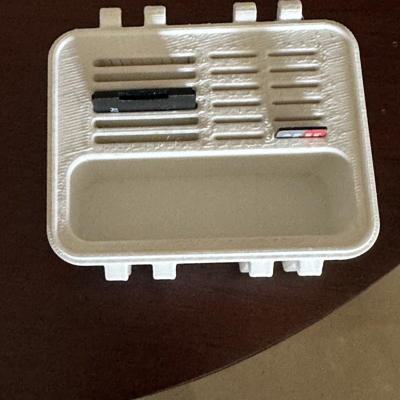 Boîte de rangement multimédia à compartiments