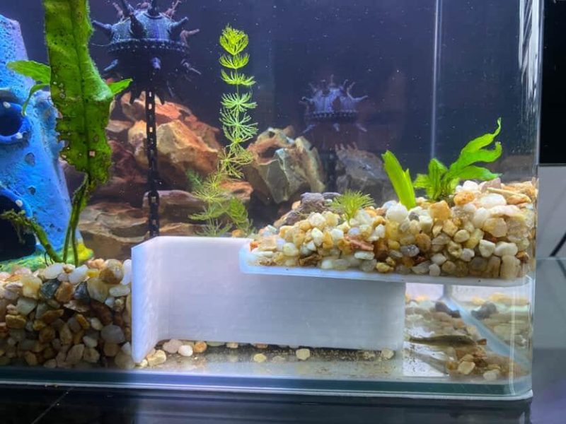 Grotte d'angle pour aquarium