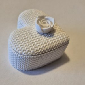 Boîte cœur effet tricot — avec sa fleur