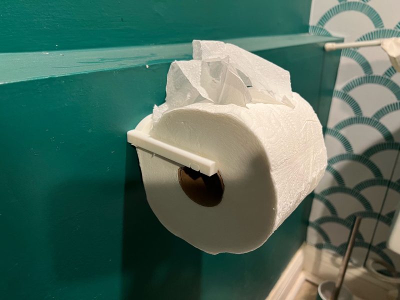 Dérouleur de papier toilette compact — modèle discret