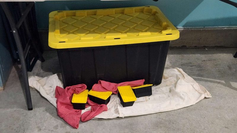 Mini caisse de rangement à poignées