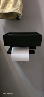 Dérouleur de papier toilette avec coffre fermé