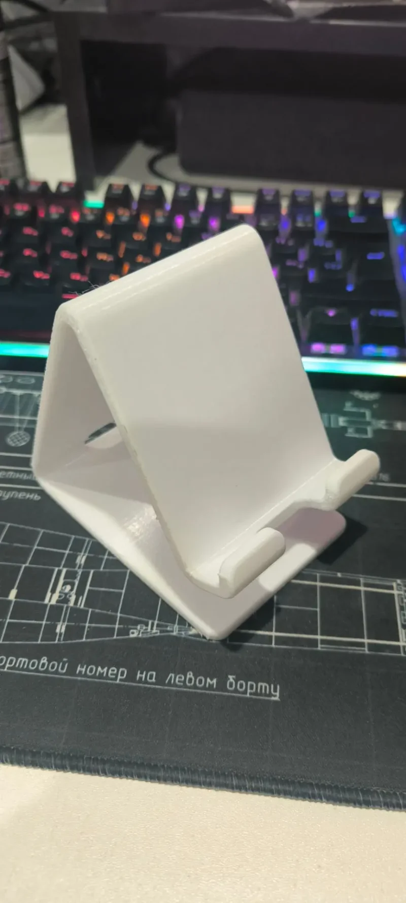 Support téléphone de bureau — imprimé en 3D