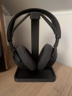 Support casque avec vide-poche intégré