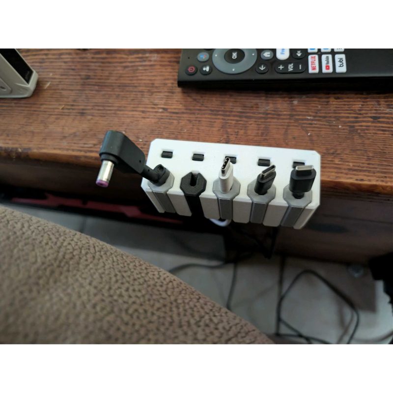 Passe-câbles de bureau à pince