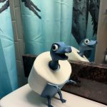 Porte-rouleau « dinosaure » — sur pied