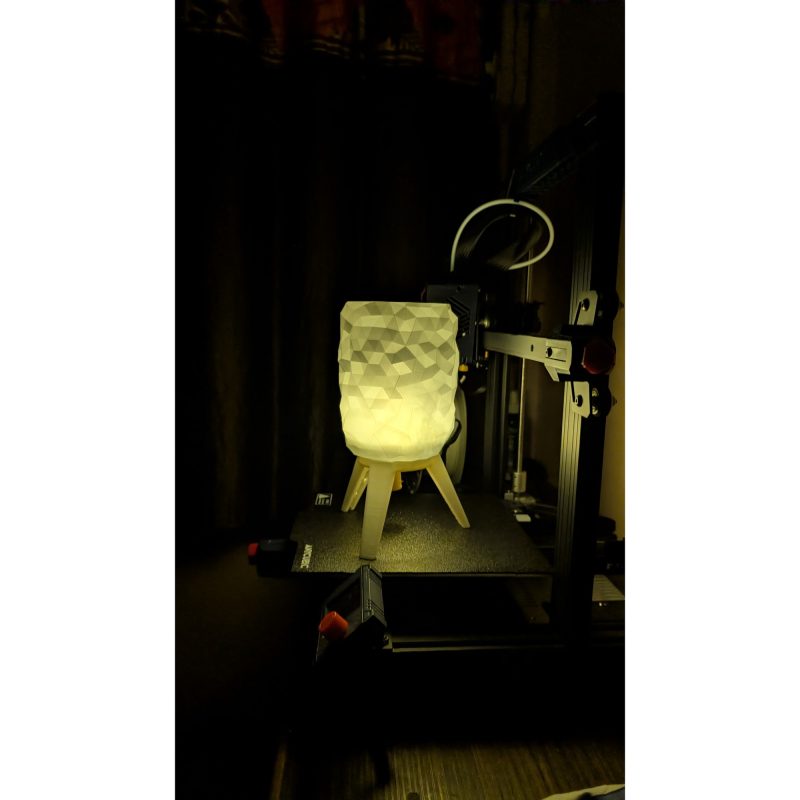 Lampe de table sur trépied — bougie LED
