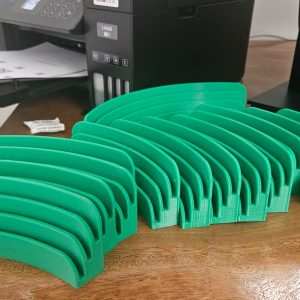 Porte-cartes à trois étages — jeu assis