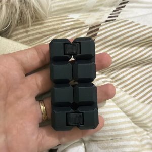 Cube infini — fidget à charnières