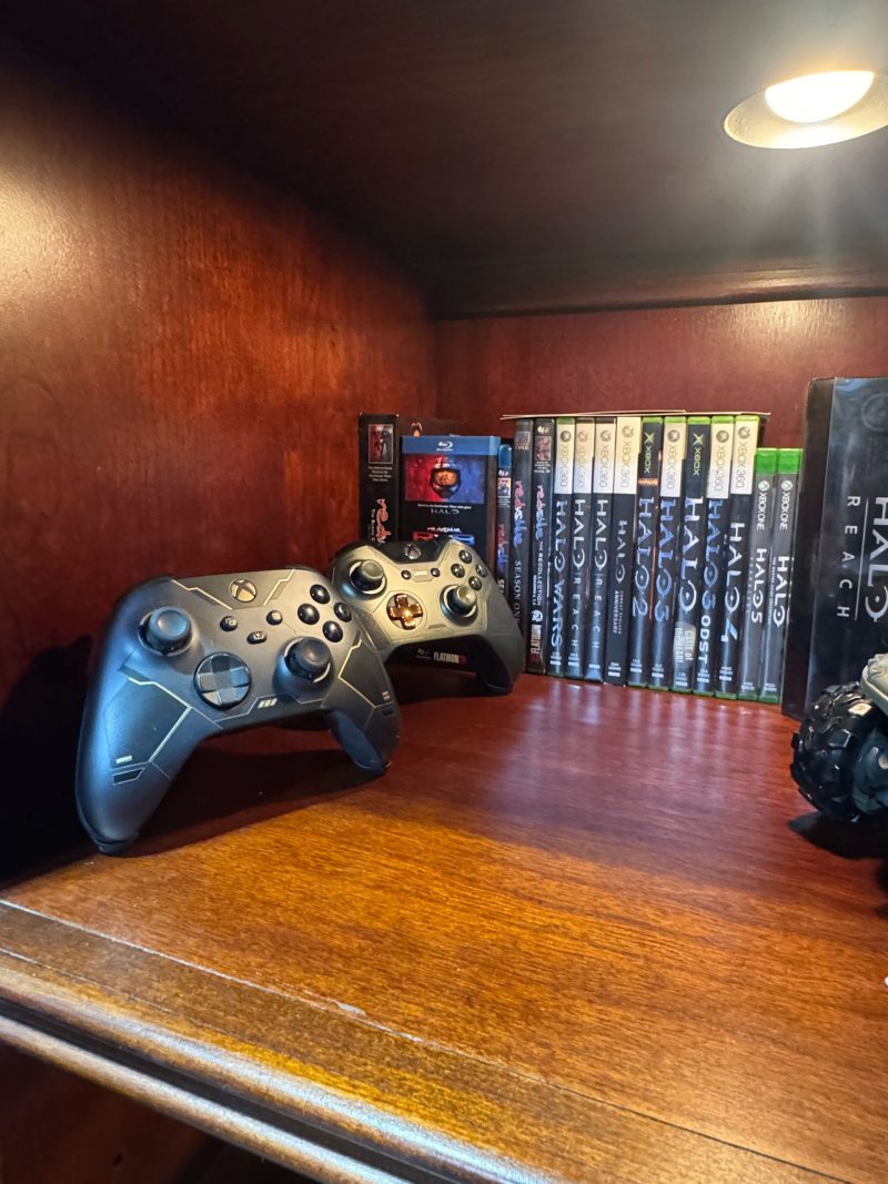 4d7c34a23628dcb0-1.jpg Support manette Xbox « invisible » — lot de 2