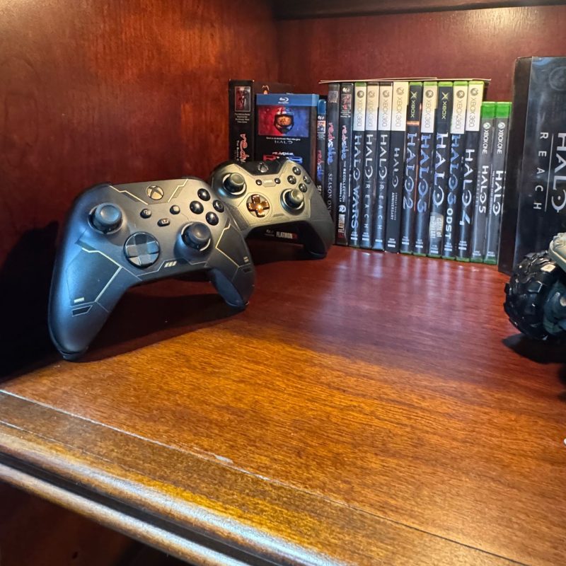 4d7c34a23628dcb0-1.jpg Support manette Xbox « invisible » — lot de 2