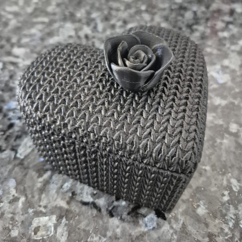 Boîte cœur effet tricot — avec sa fleur
