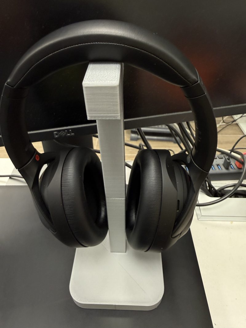Support casque design de bureau