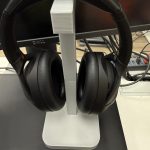 Support casque design de bureau