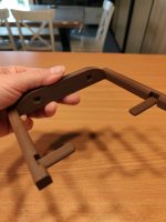 Dérouleur de papier toilette compact — modèle discret