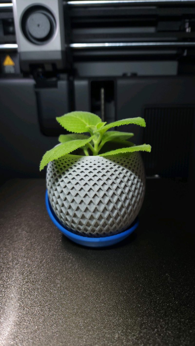 Cache-pot à facettes avec soucoupe — imprimé en 3D