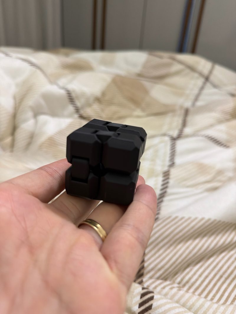 Cube infini — fidget à charnières