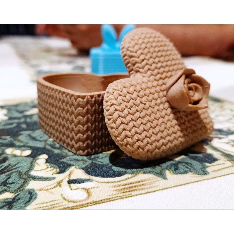Boîte cœur effet tricot — avec sa fleur