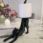 Porte-rouleaux « chat qui s'étire » — sur pied