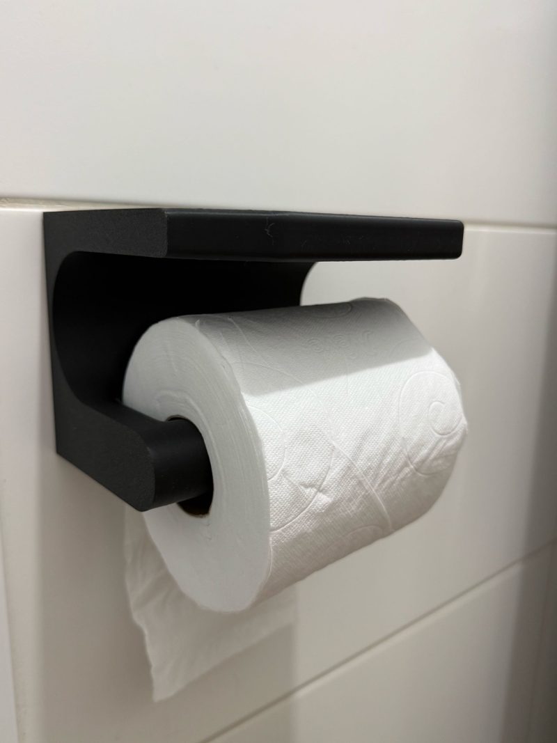 Dérouleur de papier toilette avec tablette