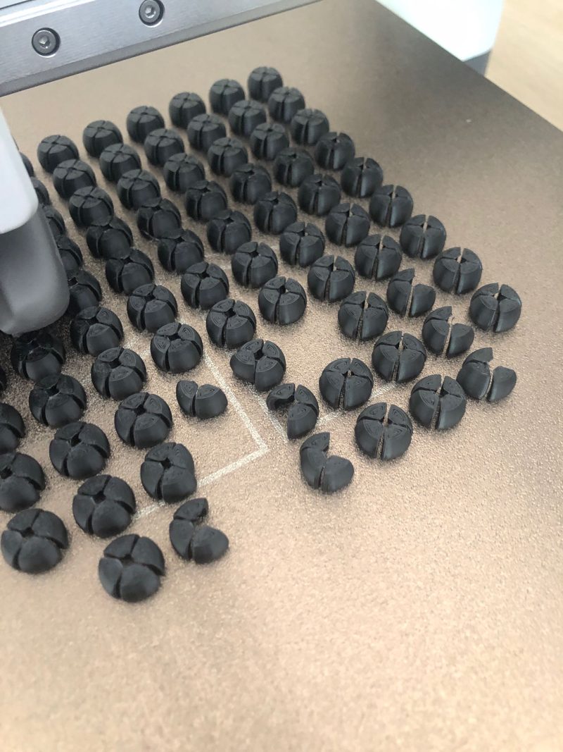 Troisième main à bras flexibles pour soudure