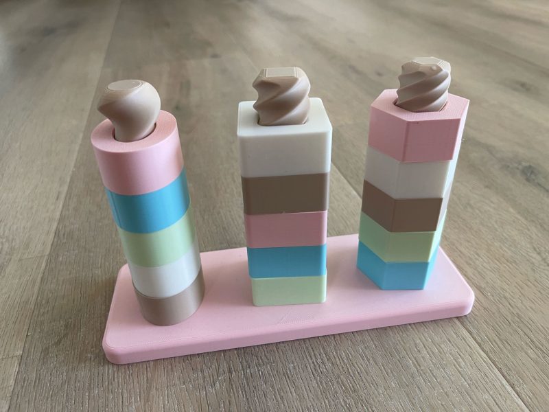 Jouet à formes tournantes — motricité fine