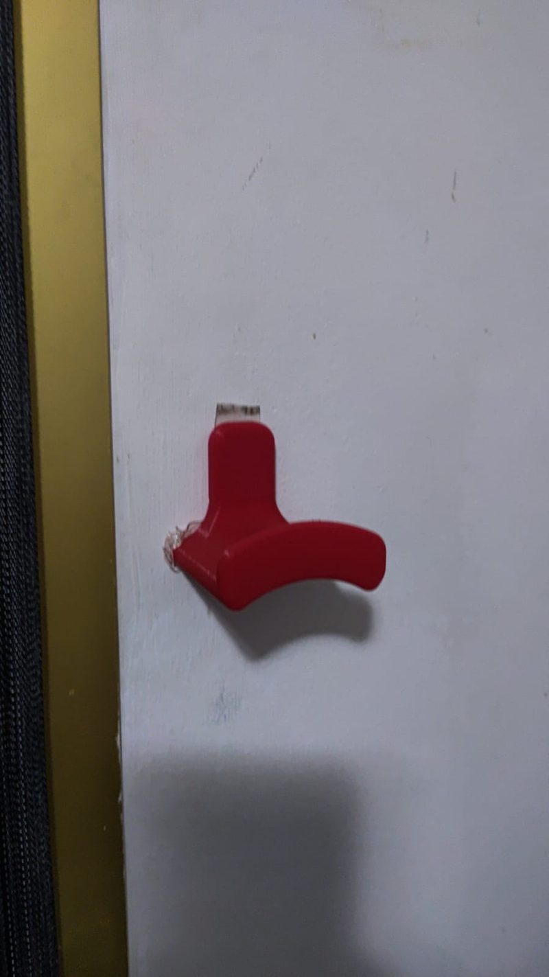 Support casque mural — imprimé en 3D