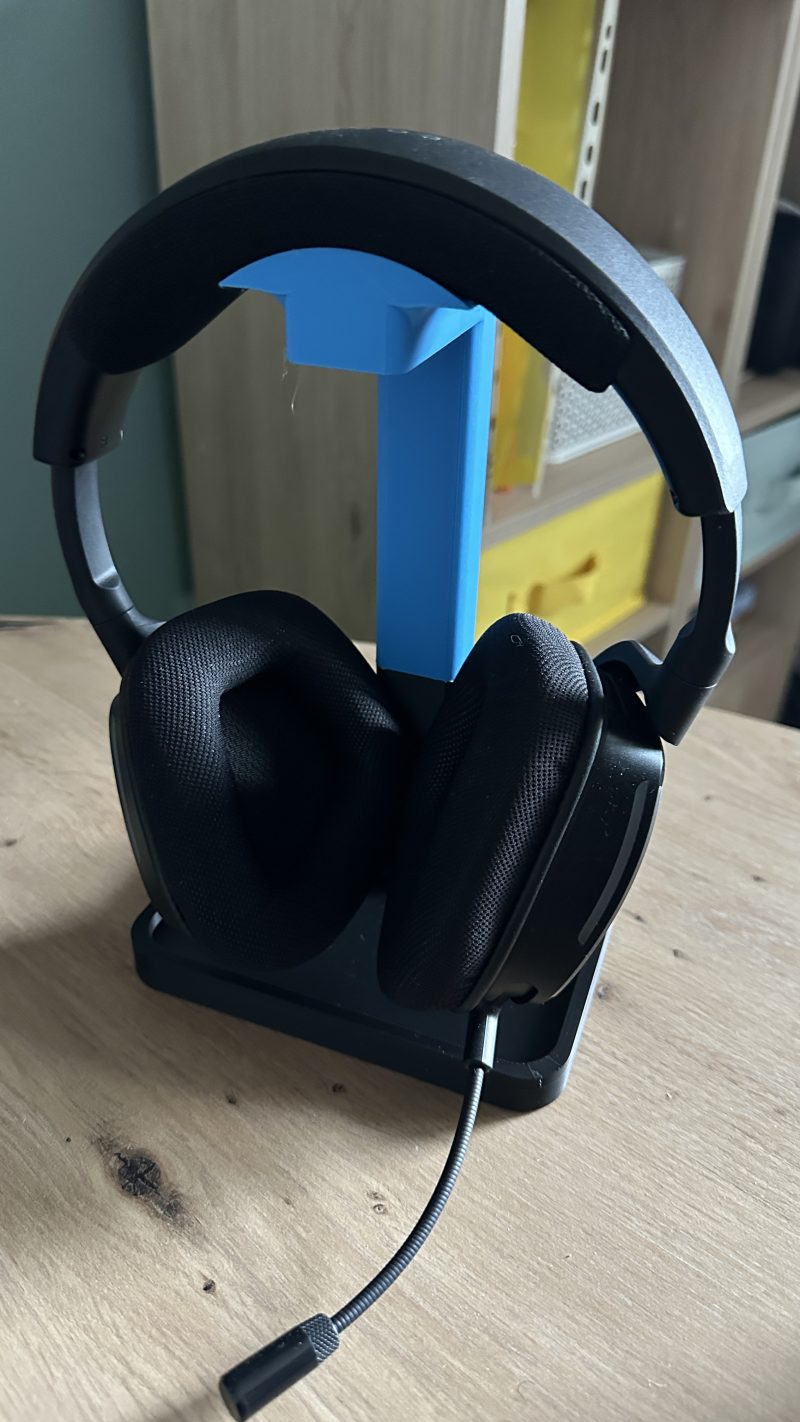 Support casque avec vide-poche intégré