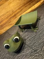 Dérouleur de papier toilette « grenouille » — s'adapte à tout