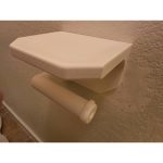 Dérouleur de papier toilette avec tablette