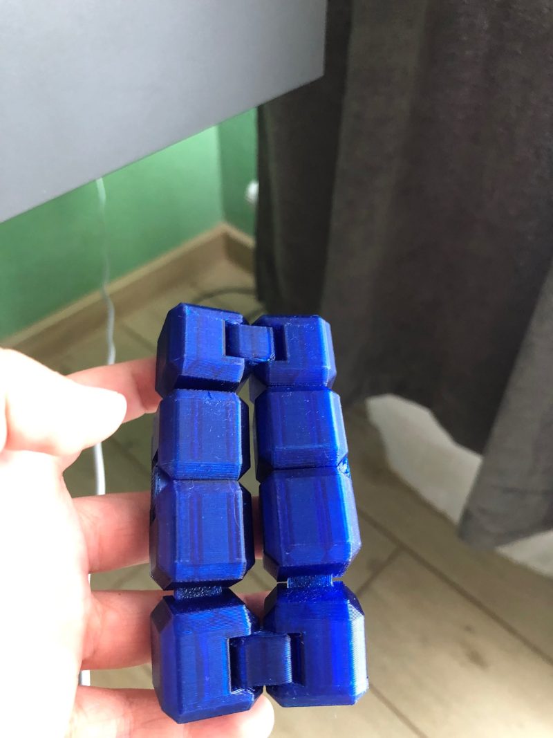 Cube infini — fidget à charnières