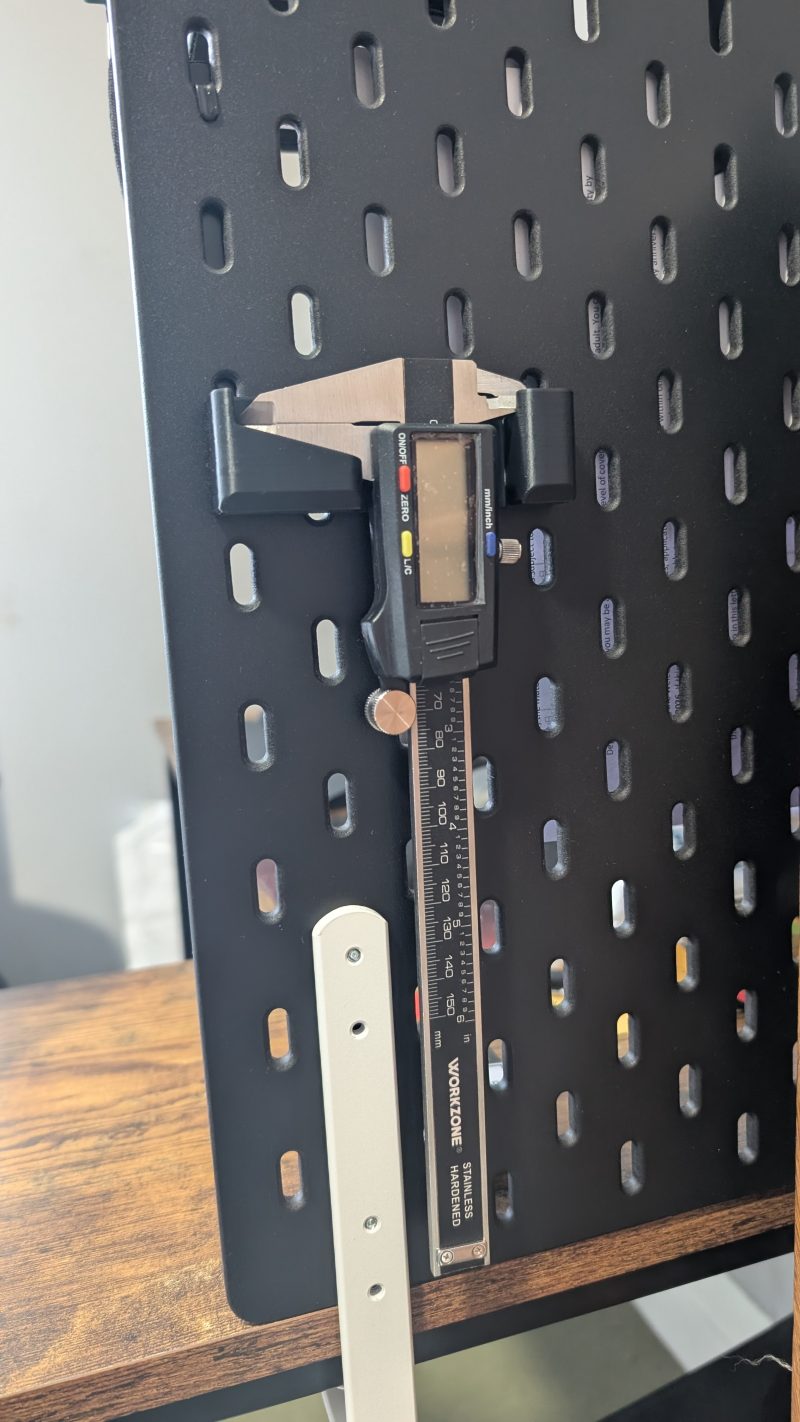Support de pied à coulisse pour panneau perforé — lot de 2