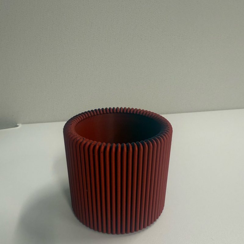 Pot à crayons nervuré — design moderne