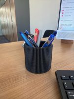 Pot à crayons nervuré — design moderne