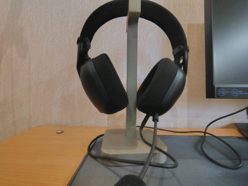 Support casque design de bureau