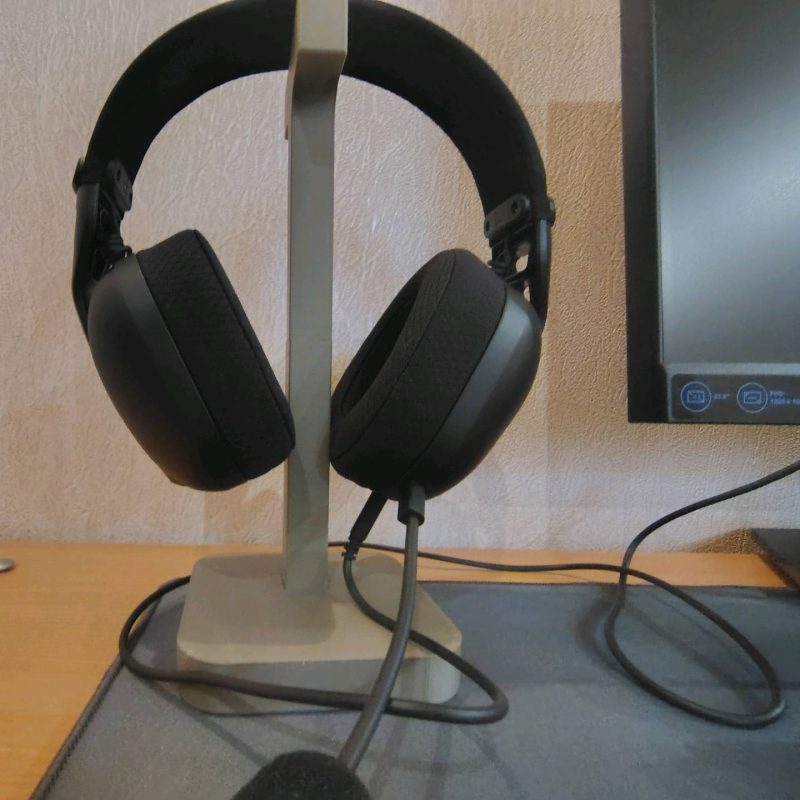 Support casque design de bureau