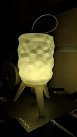 Lampe de table sur trépied — bougie LED